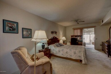 10585 W Palmeras Dr unit B, Sun City, AZ 85373 - photo 7