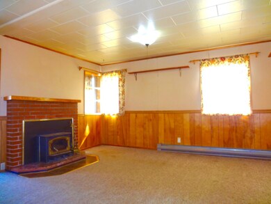 958 SW 11th St, Newport, OR 97365 - photo 2