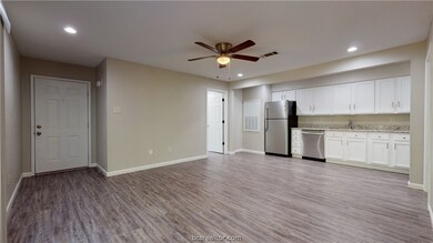 201 Winter Park unit B, College Station, TX 77840 - photo 7