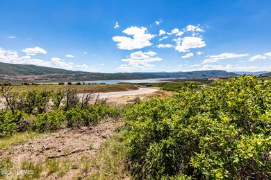 5_Land-Lot_high_3709454