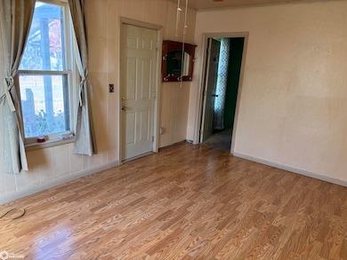 902 Clinton Ave, Ottumwa, IA 52501 - photo 7