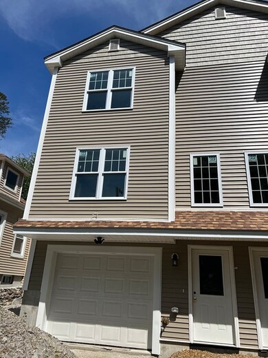 37 Standish St, Worcester, MA 01604 - photo 2