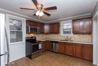 2305 E 23rd St, Des Moines, IA 50317 - photo 7