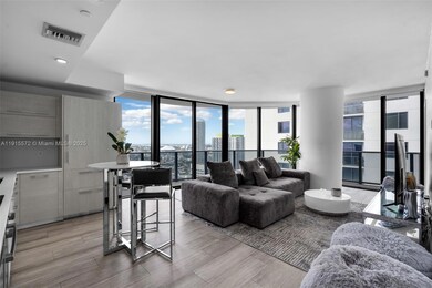 55 SW 9th St unit 4008, Miami, FL 33130 - photo 4