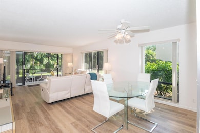 2550 Presidential Way unit 107, West Palm Beach, FL 33401 - photo 2