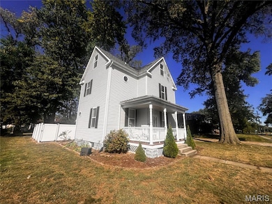 951 10th St, Carlyle, IL 62231 - photo 3