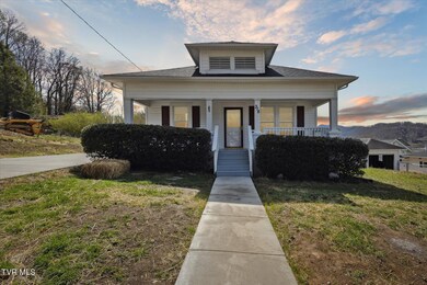 01-318-Boyd-St-Erwin-TN-37650-WindowStil