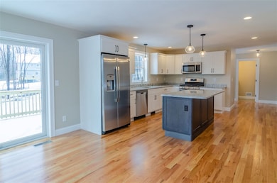 319 High Range Rd, Londonderry, NH 03053 - photo 2