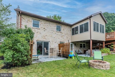 1576 E Strohm Dr, Chambersburg, PA 17202 - photo 6