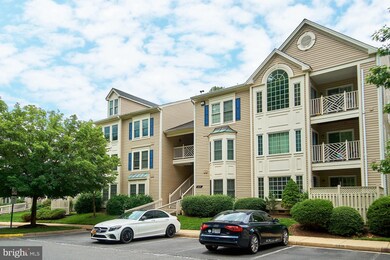12233 Fairfield House Dr unit 201B, Fairfax, VA 22033 - photo 2