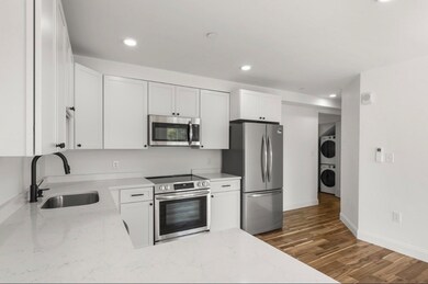 8 Enon St unit 203, Beverly, MA 01915 - photo 2