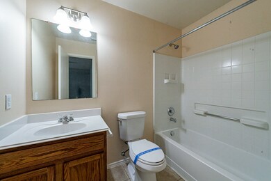 8918 Danbury Hollow Ln, Houston, TX 77075 - photo 6