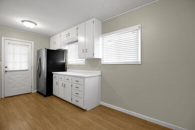 1148 Lockwood Rd, Columbus, OH 43227 - photo 7