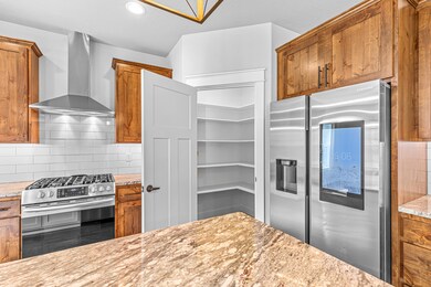 1300 Crestmont Pl, Eagle Point, OR 97524