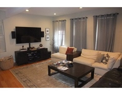 2A Baldwin Place unit 3, Boston, MA 02113 - photo 2