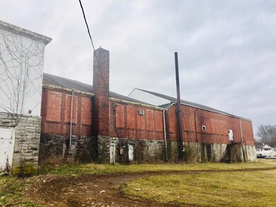 1220 W Jackson St, Shelbyville, TN 37160 - photo 4