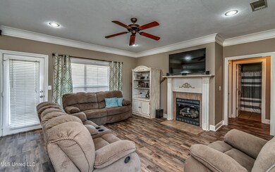 220 John Martin Dr--25