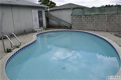 1523 122nd pl view of pool