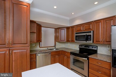 3944 Angelton Ct, Burtonsville, MD 20866 - photo 3