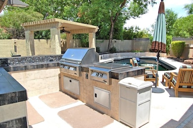 Outdoor Kitchen