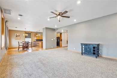 511 1st Ave, Vinton, IA 52349 - photo 3