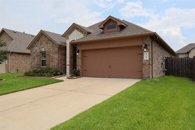 2721 Westland Ln, Pearland, TX 77581 - photo 4