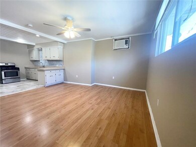 living room/kitchen
