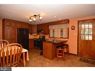 607 Clair St, Reading, PA 19607 - photo 6