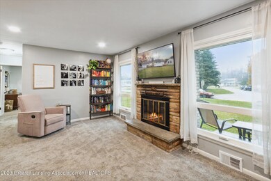 08-941-W-Thomas-L-Pkwy-WindowStill-10