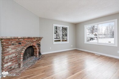 06-Living Room_MAX4693-Edit