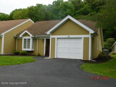 45 Dragon Fly Cir, Stroudsburg, PA 18360 - photo 2