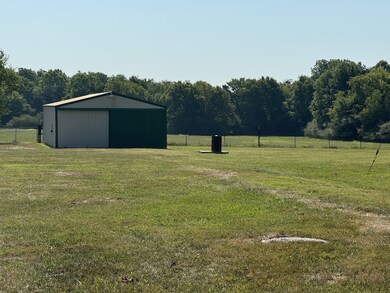 496 Knight Campground Rd, Shelbyville, TN 37160 - photo 2