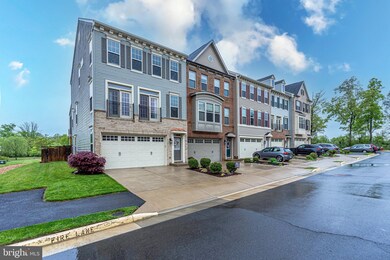 25279 Sackwheat Square, Chantilly, VA 20152 - photo 2