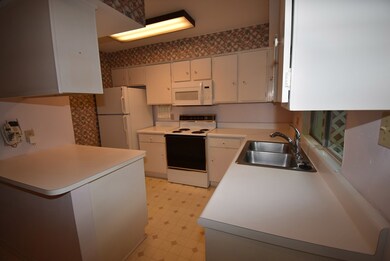 2821 Fifth St, Bay City, TX 77414 - photo 2