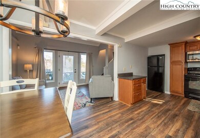 196 Trout Pond Ln unit 4, Banner Elk, NC 28604 - photo 4