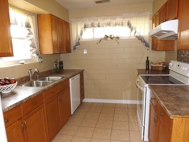 unlisted-address, Westchester, IL 60154 - photo 5