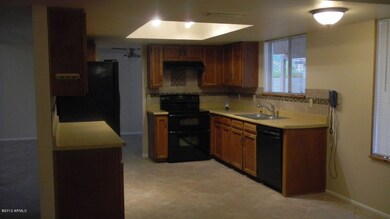 1323 W Isabella Ave unit 6, Mesa, AZ 85202 - photo 7