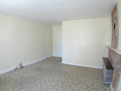 4255 Roosevelt St, Whitehall, PA 18052 - photo 7