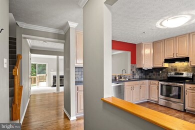 9228 Maxwell Ct, Laurel, MD 20723 - photo 2