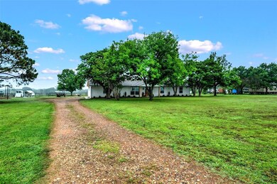 960 Roland Rd, Whitesboro, TX 76273 - photo 2