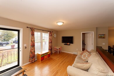 27 New Jersey Ave, Rensselaer, NY 12144 - photo 5