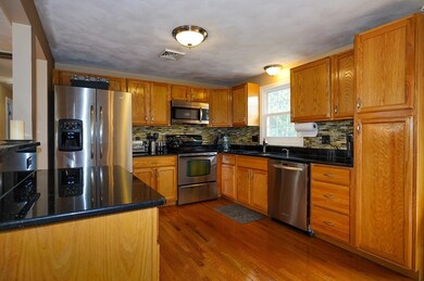 10 Honeysuckle Ln, Shrewsbury, MA 01545 - photo 5