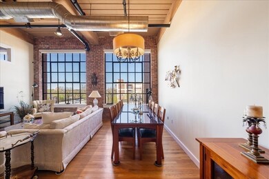 491 Dutton St unit 403, Lowell, MA 01854 - photo 2