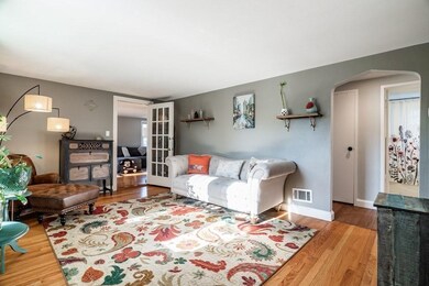 18 Mayflower Rd, Woburn, MA 01801 - photo 3