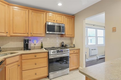 64 Parkside Dr unit B, Suffern, NY 10901 - photo 6