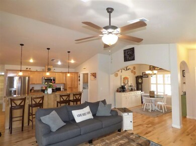 Living Area to Dining Area - Southern Or