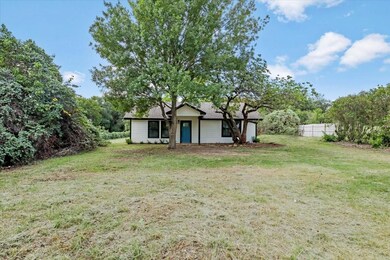 210 Spring Valley Ct, Springtown, TX 76082 - photo 2