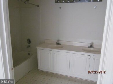 11860 Breton Ct unit 15A, Reston, VA 20191 - photo 4