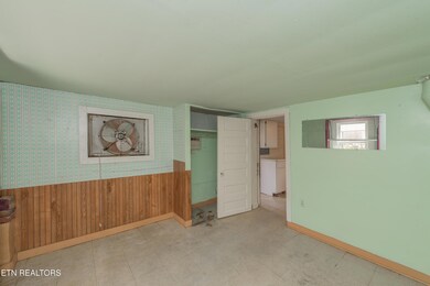1915 Mccroskey Ave, Knoxville, TN 37917 - photo 5