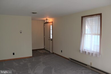 11221 Greenmount Ave, Hagerstown, MD 21740 - photo 3